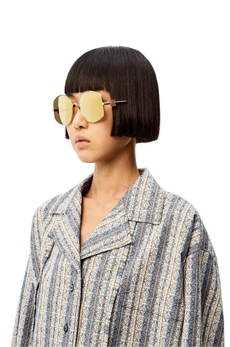 LOEWE Oversize sunglasses in metal 亮金色/沙色