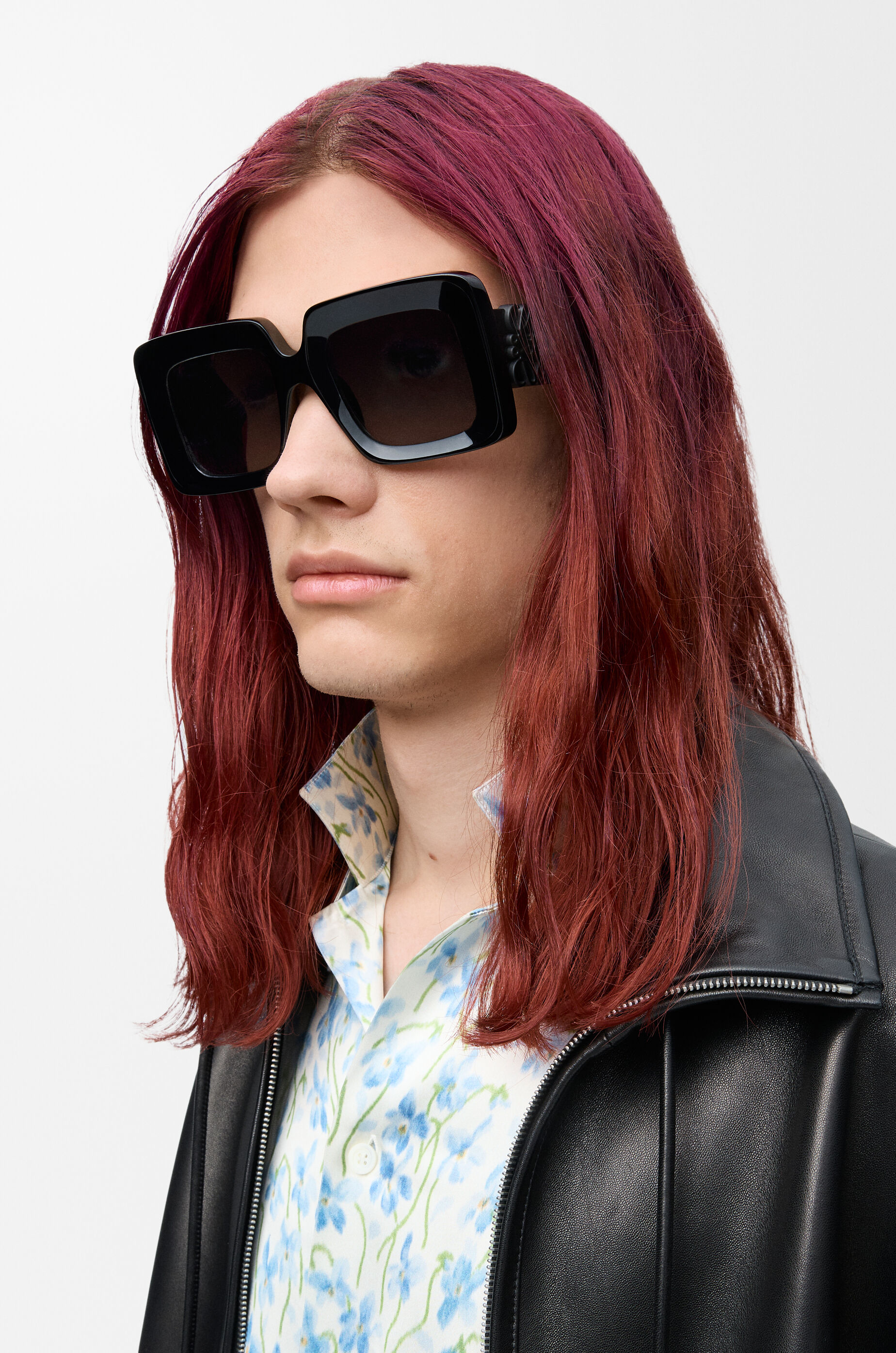 関税&送料込み 美シルエット【LOEWE】スクエアスリムサングラス Beveled Square Maxi Anagram sunglasses Black - LOEWE