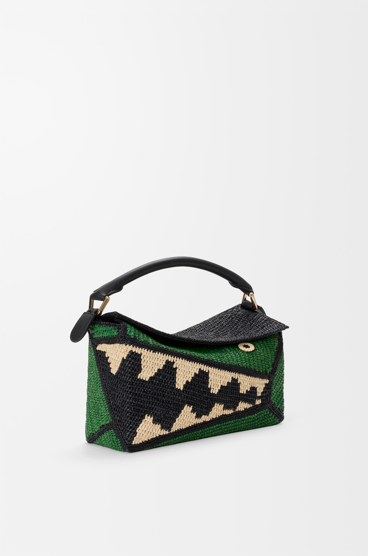 LOEWE 小号拉菲草和牛皮革 Puzzle Edge 手袋 黑色/绿色