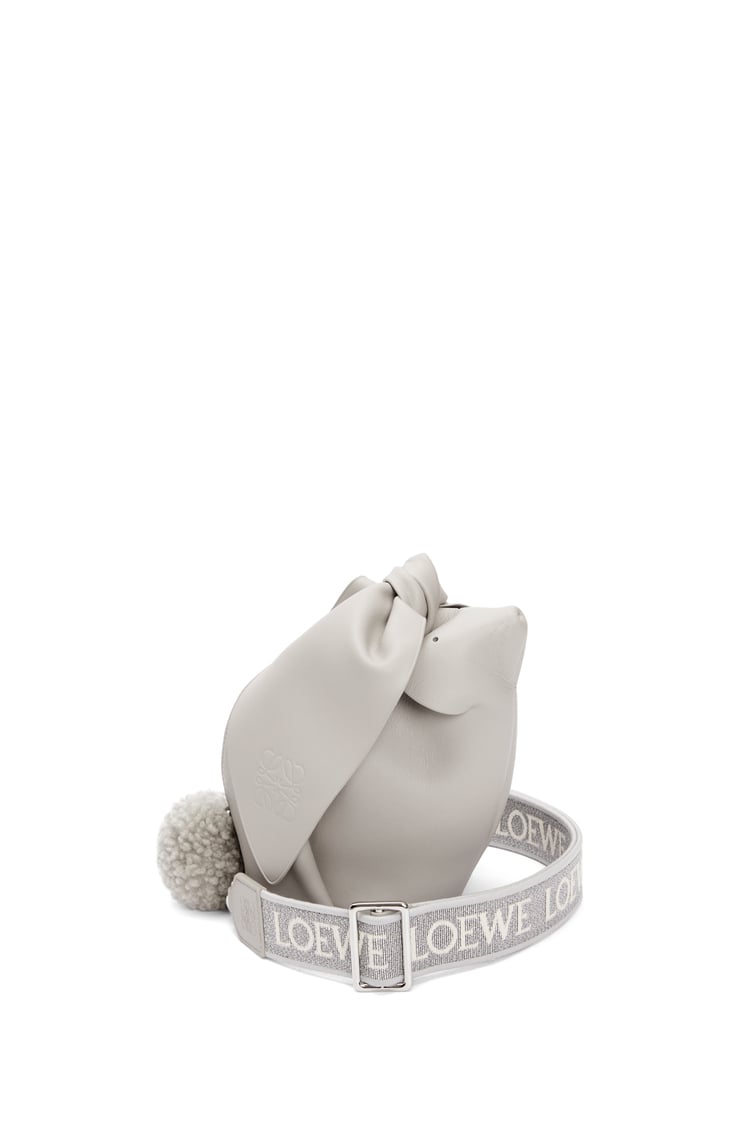 LOEWE バニー バッグ（ナパカーフ） ゴースト