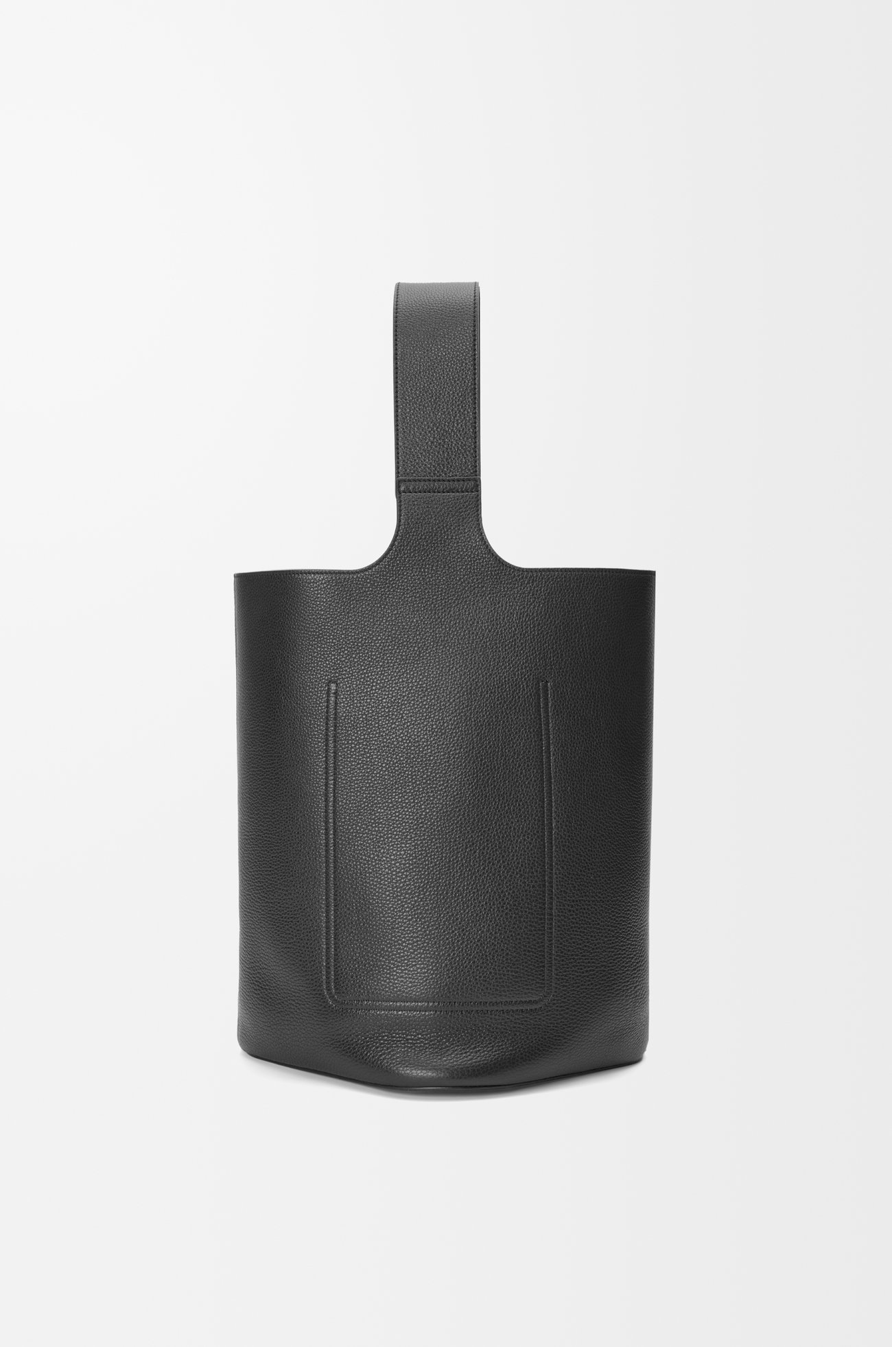 LOEWE Large Pebble bucket in supple grained calfskin Black