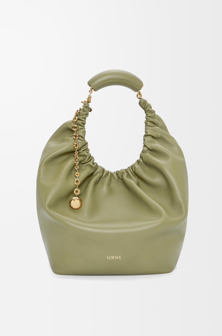 LOEWE スクイーズバッグ ミディアム（メローナパラム） ユーカリグリーン