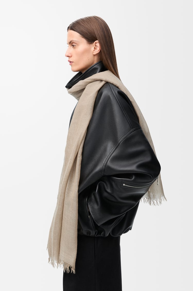LOEWE Bufanda en cashmere Beige