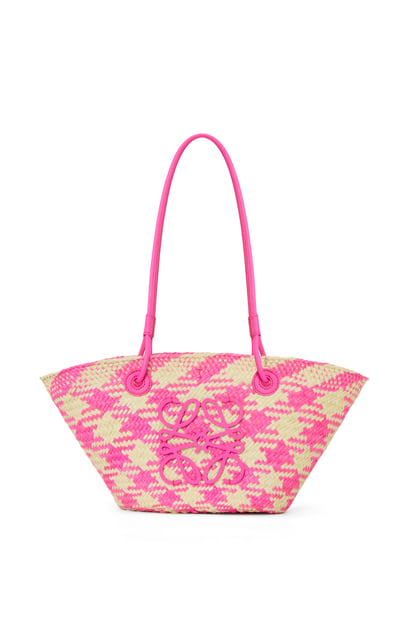 LOEWE Small Anagram Basket bag in iraca palm and calfskin Natural/Fuchsia plp_rd