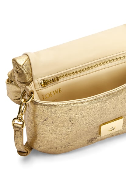 LOEWE Mini Puffer Goya bag in pleated metallic leather 金色 plp_rd
