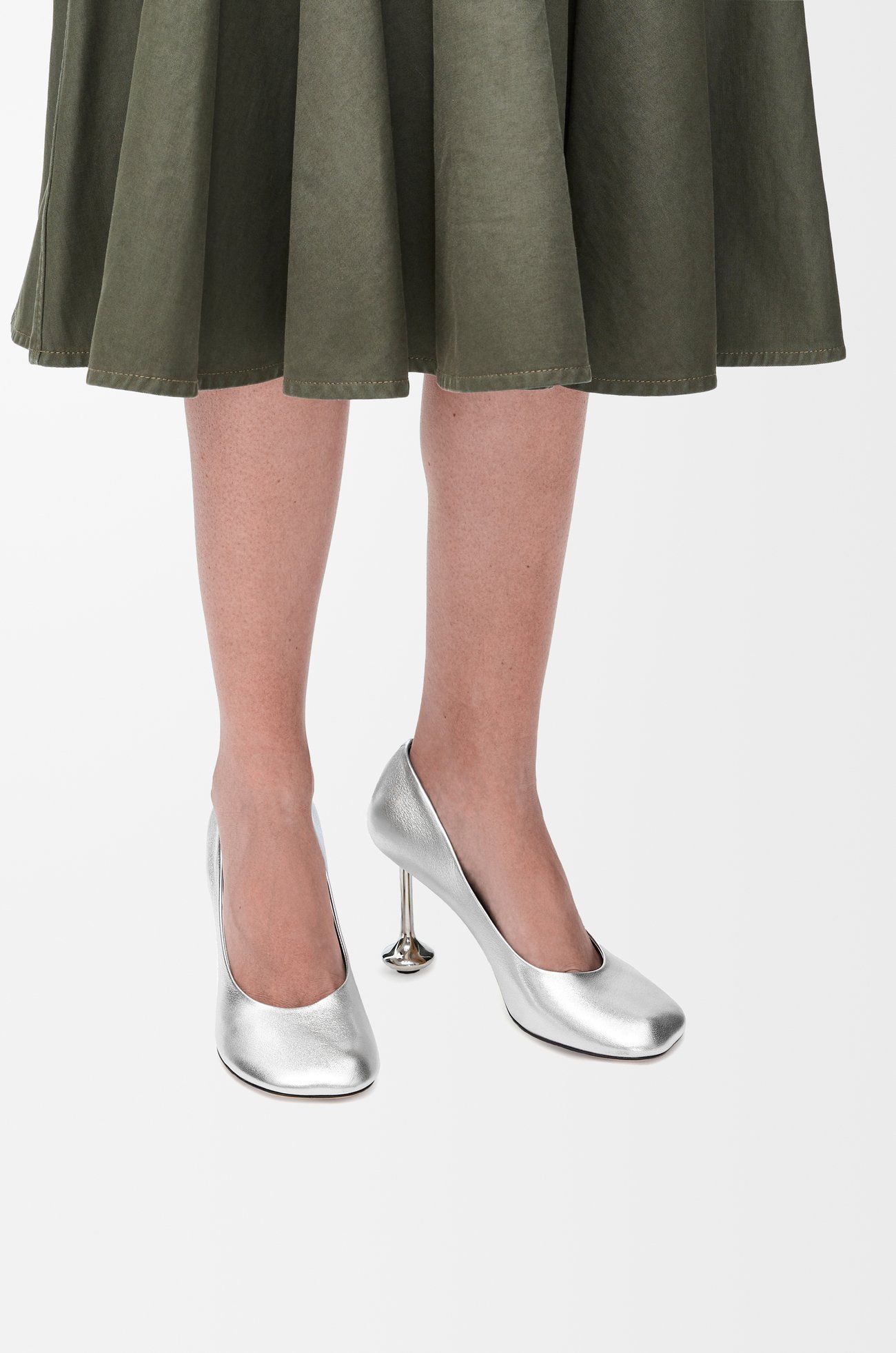 LOEWE Toy pump in laminated lambskin Silver plp_rd