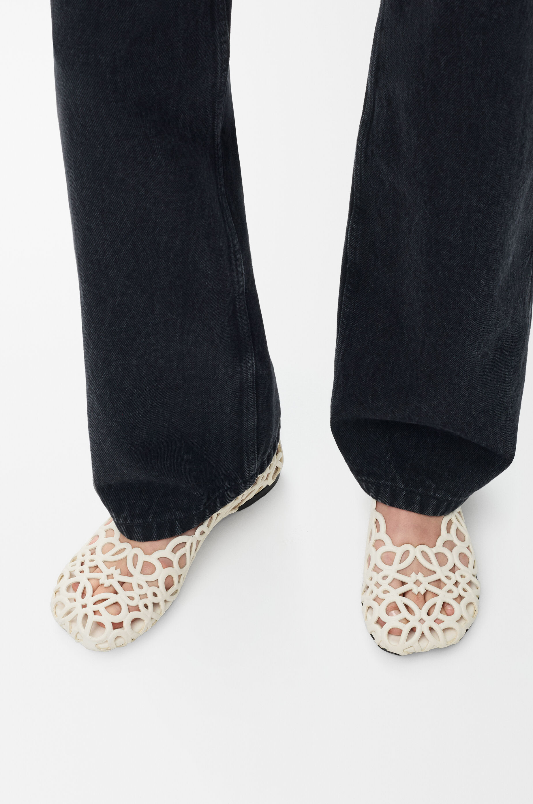 Petal Anagram ballerina in lambskin White - LOEWE USA Official Website
