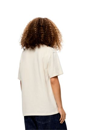 LOEWE Camiseta Susuwatari en algodón con Anagrama Ecru/Negro plp_rd
