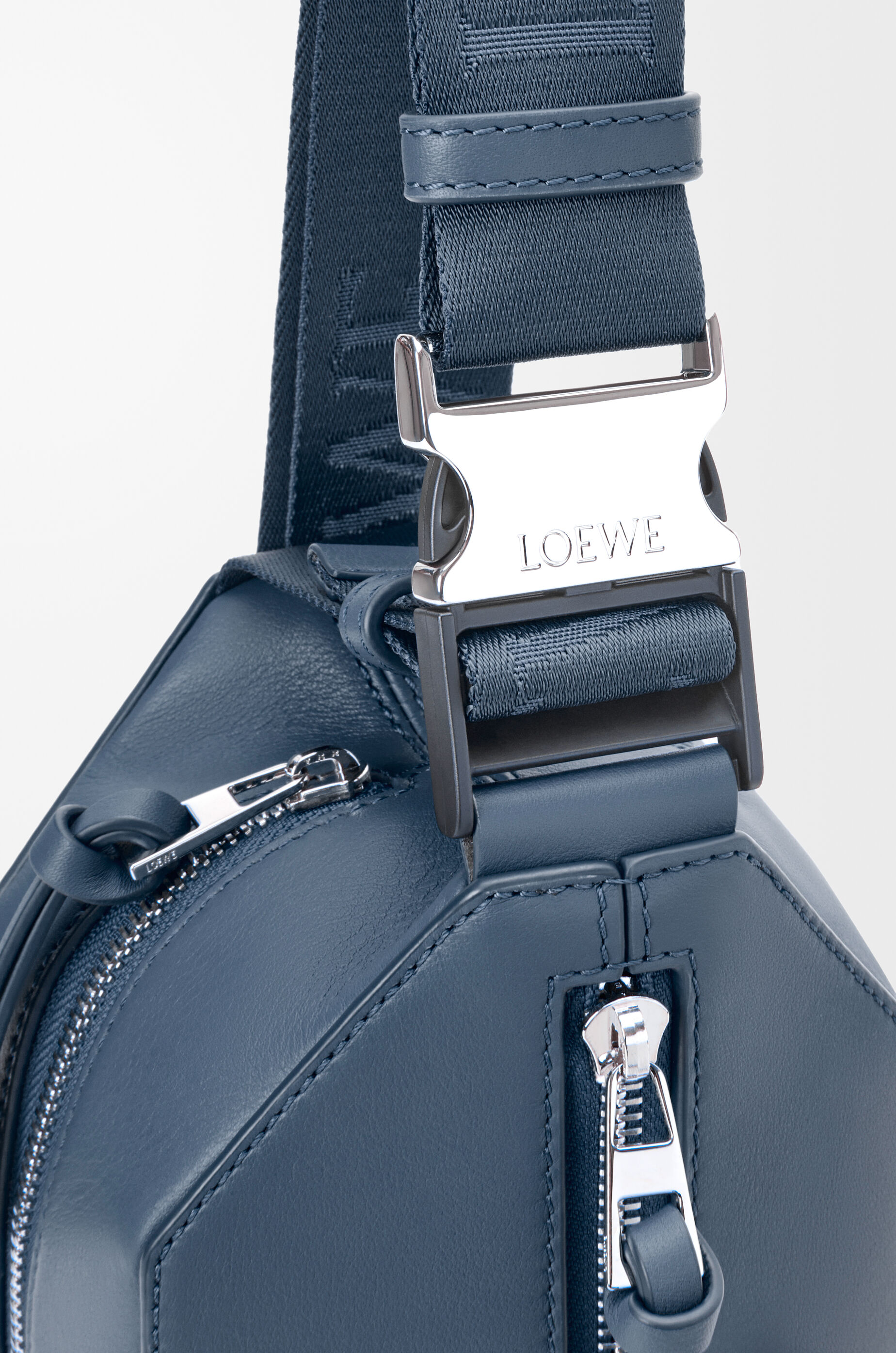 コンバーチブル スリング（クラシックカーフ） ブルー - LOEWE Japan