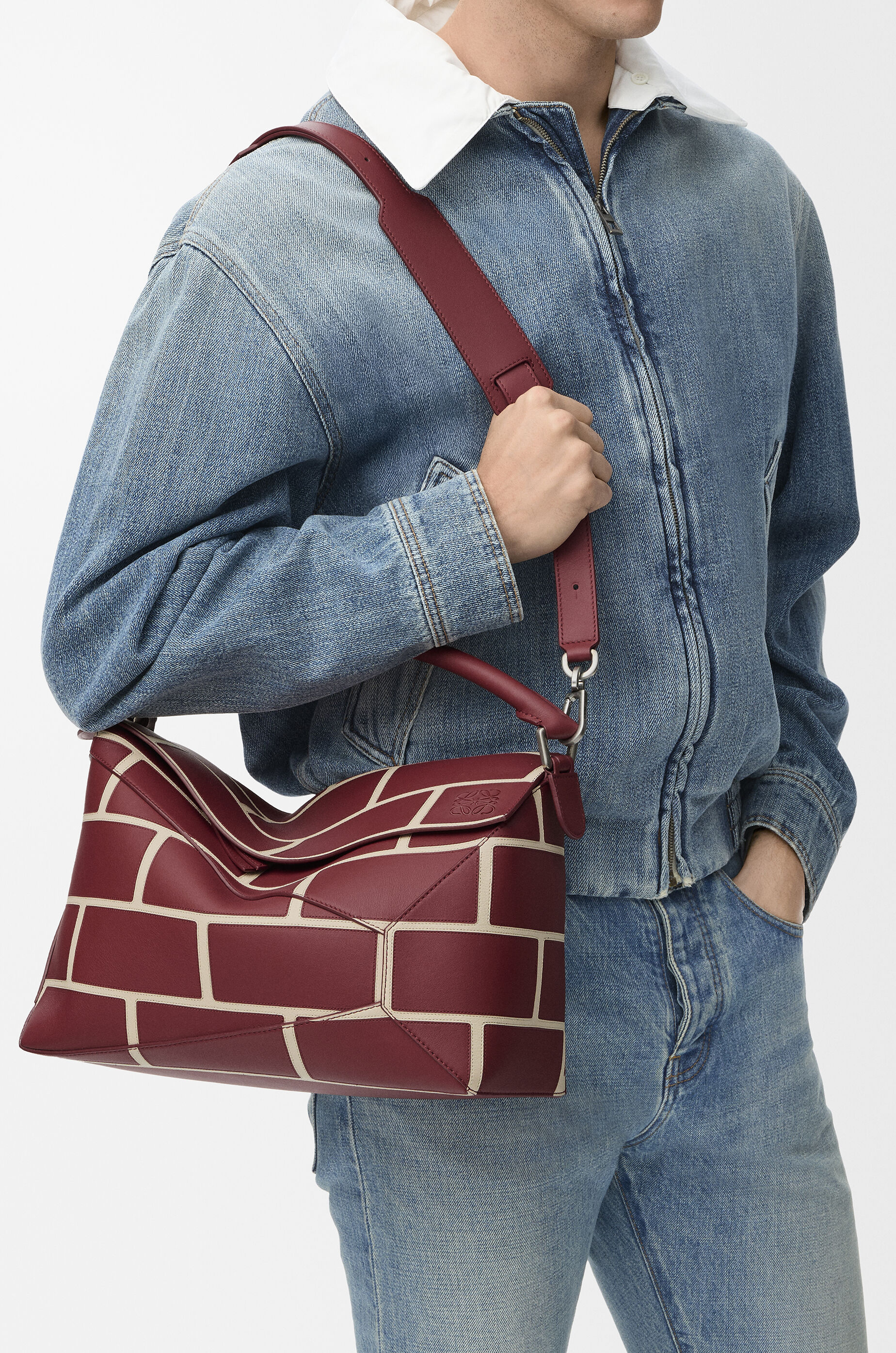 パズルエッジ バッグ ラージ（クラシックカーフ） レッド - LOEWE