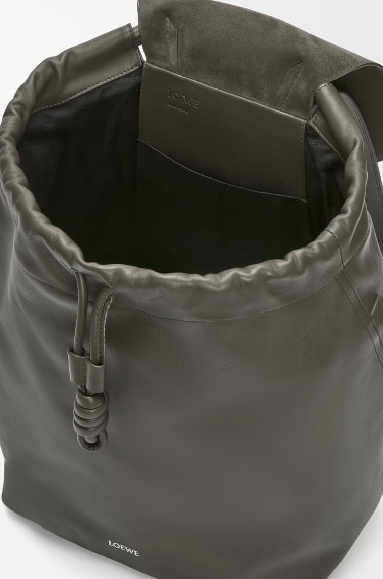 LOEWE フラメンコ バックパック（シャイニーサプルカーフ） ダークグレー