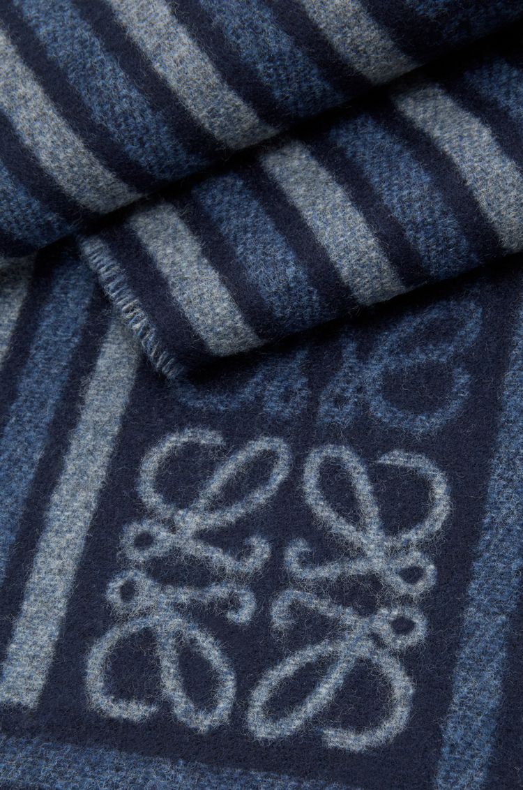 LOEWE Schal aus Wolle und Kaschmir Dunkles Marineblau