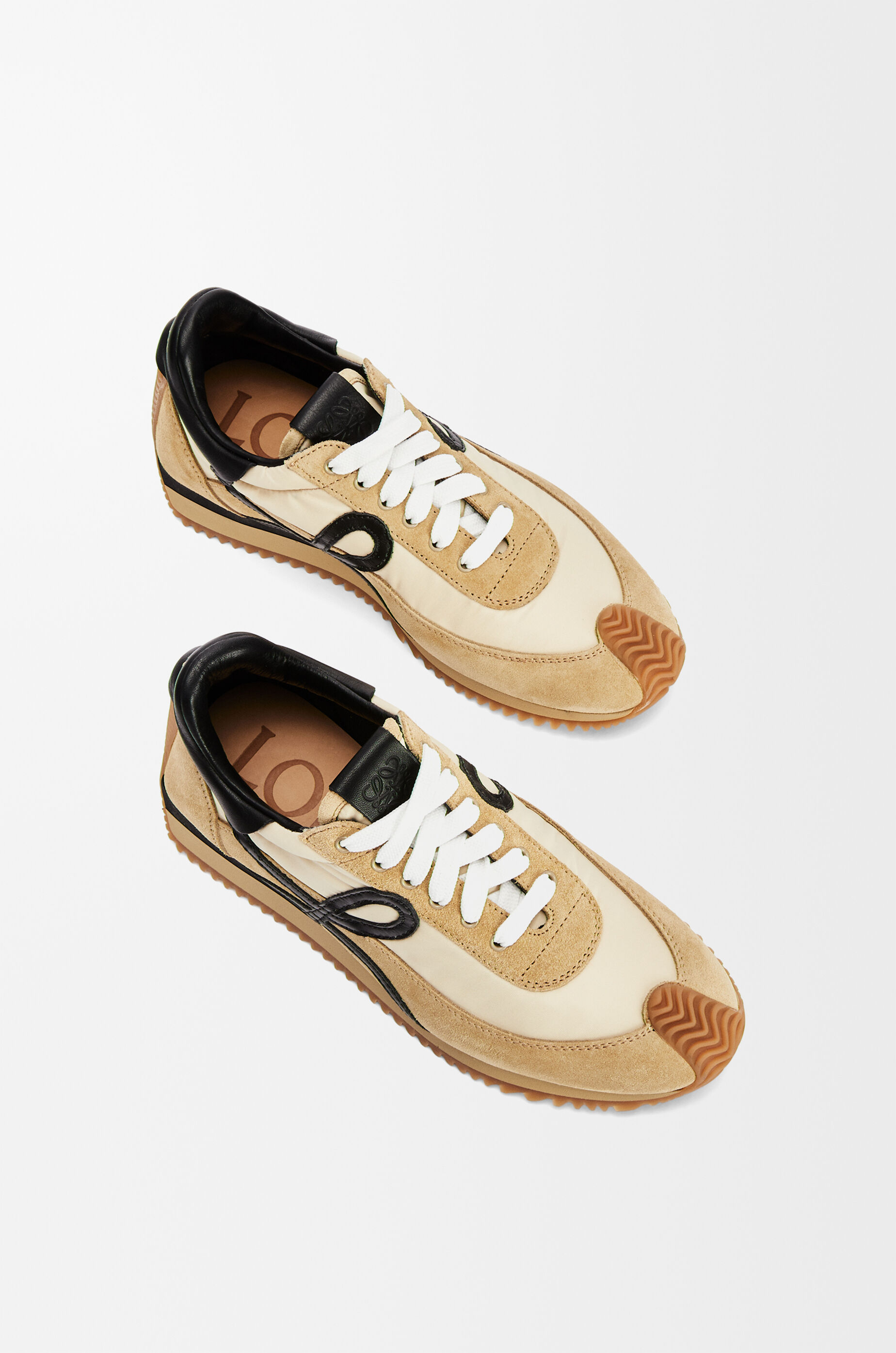 LOEWE Flow Runner en nailon y ante Dorado/Negro