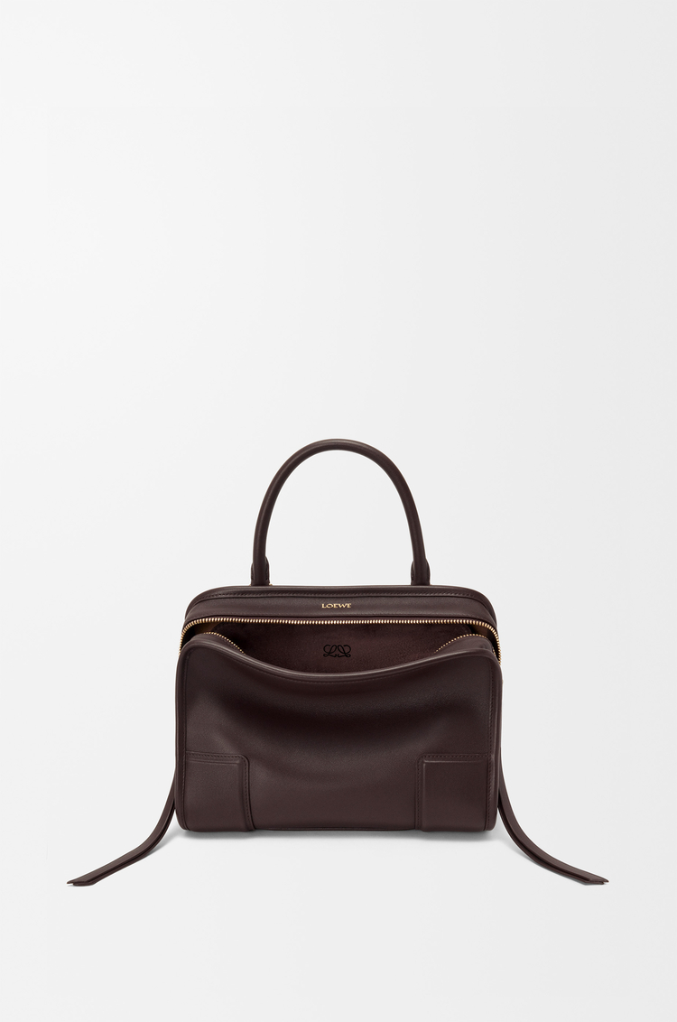 LOEWE Bolso Amazona 180 pequeño en piel de ternera suave Brownie Oscuro