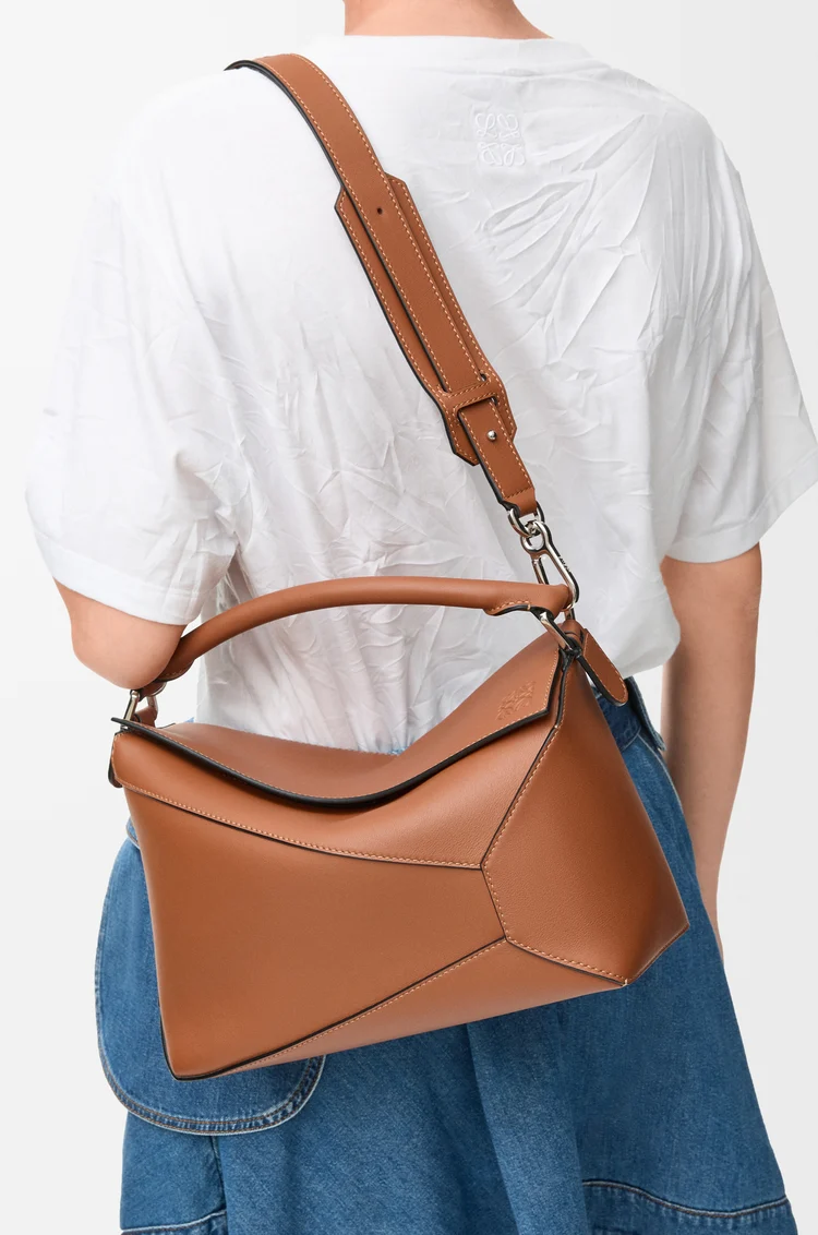 LOEWE Medium Puzzle Edge bag in classic calfskin Tan
