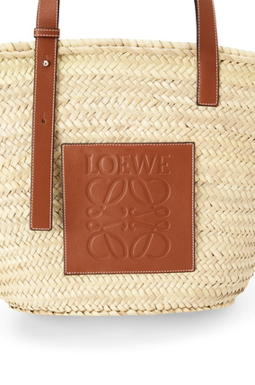 LOEWE 棕榈叶和牛皮革 Basket 手袋 Natural/Tan