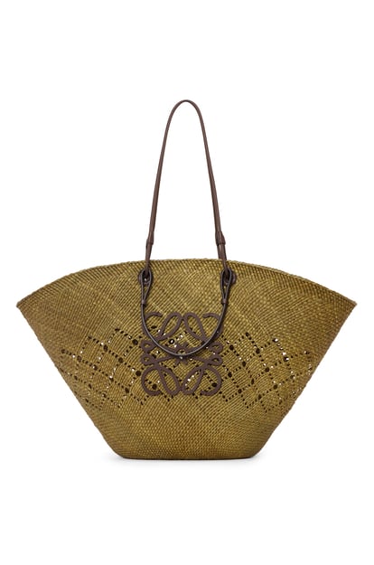 LOEWE Large Anagram Basket bag in iraca palm and calfskin Olive/Chestnut plp_rd