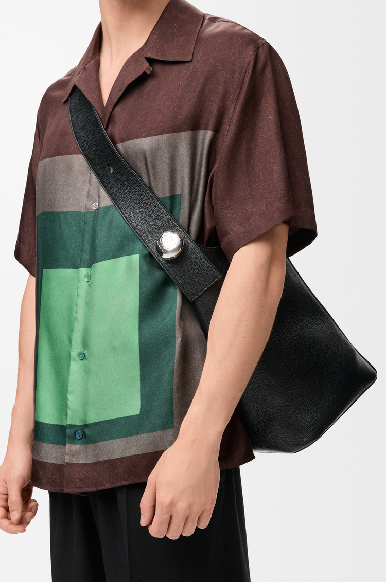 LOEWE Bolso Pebble bucket grande en piel de ternera Negro