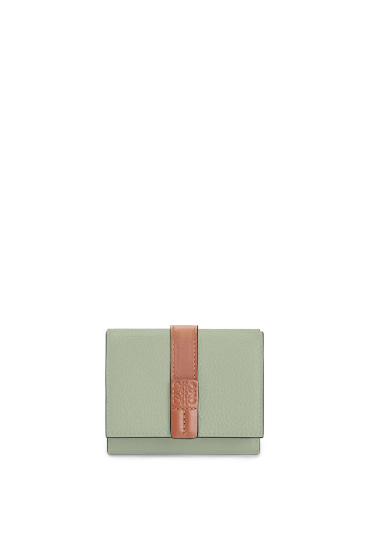 LOEWE Trifold wallet in soft grained calfskin Rosemary/Tan pdp_rd