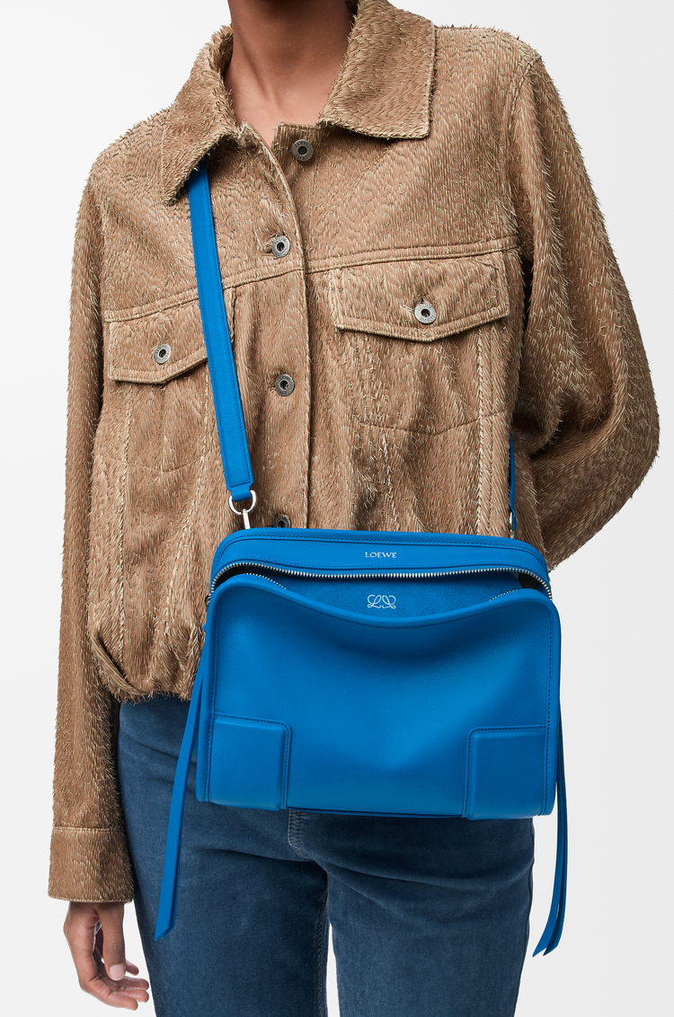 LOEWE アマソナ180 バッグ スモール（ソフトカーフ） ロイヤルアズール