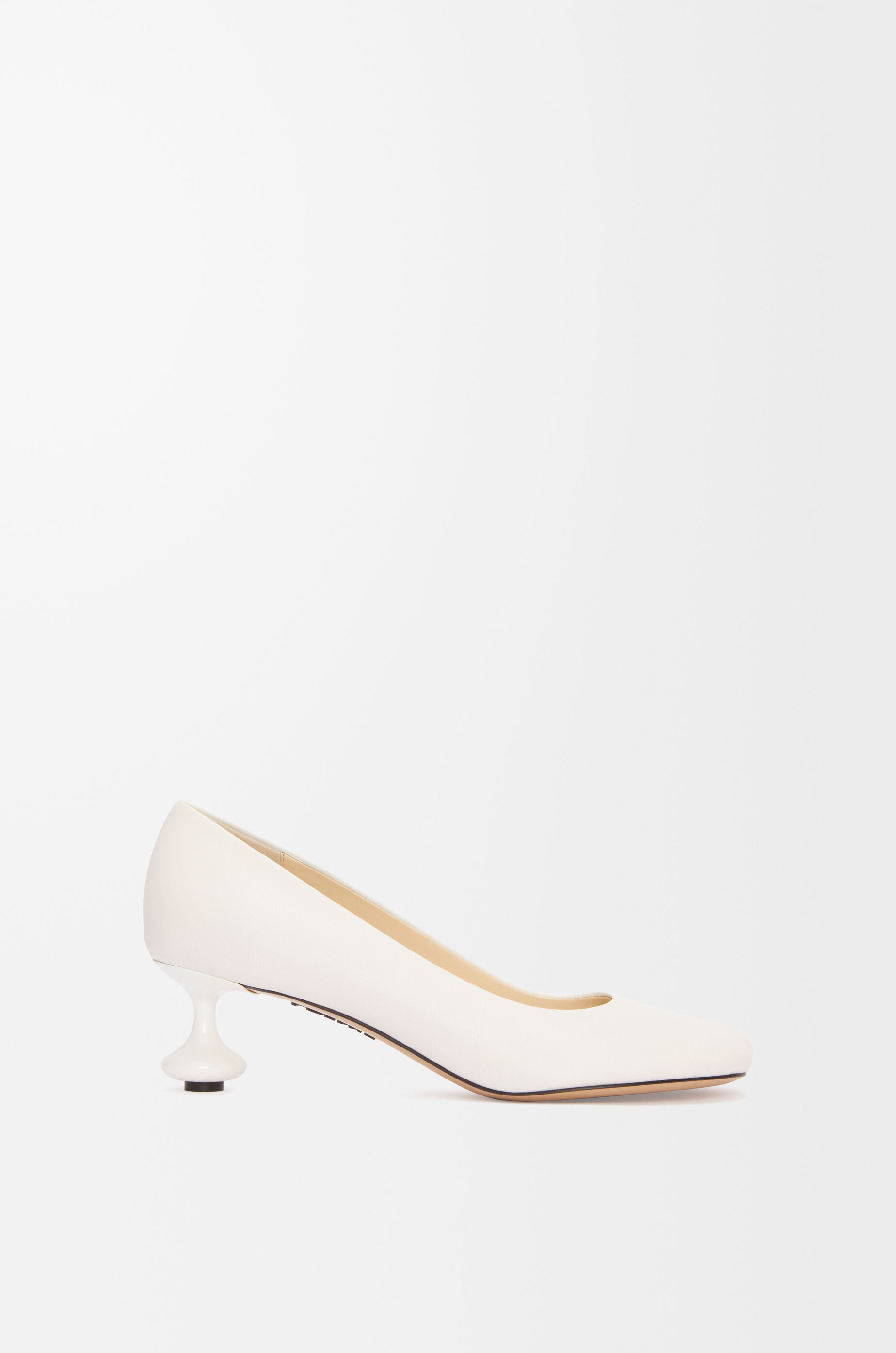 LOEWE ロエベ　トイパンプス　ホワイト Toy pump in goatskin White - LOEWE USA Official Website