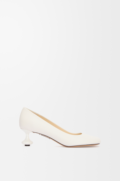 LOEWE Toy Pumps aus Ziegenleder Weiß
