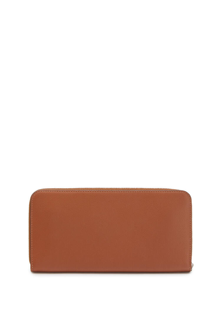 LOEWE Brand zip around wallet in classic calfskin Tan/Ochre