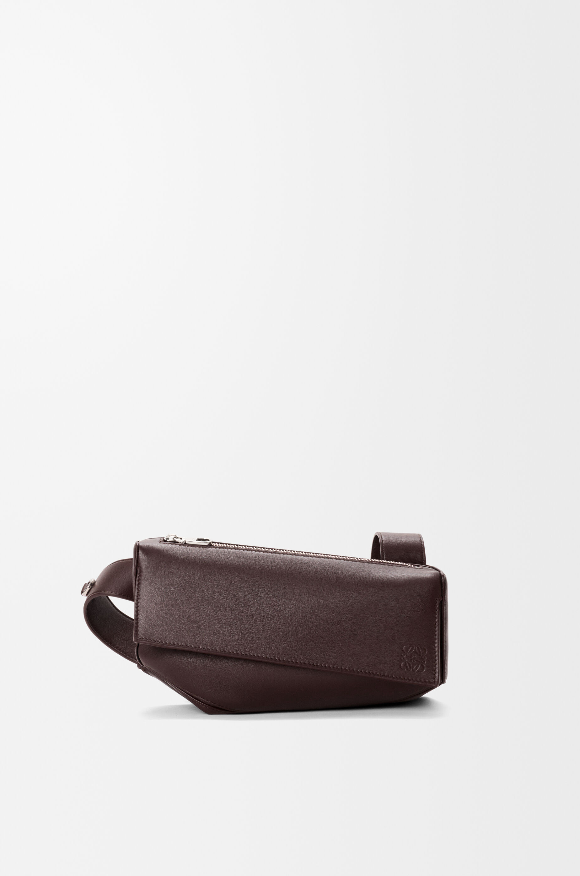 LOEWE Puzzle Featherlight Sling bag in nappa lambskin