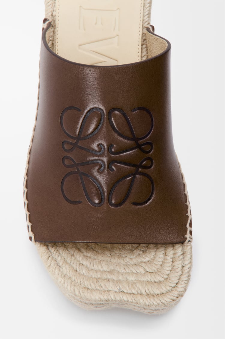 LOEWE Petal espadrille platform slide in vegetable-tanned calfskin Brown