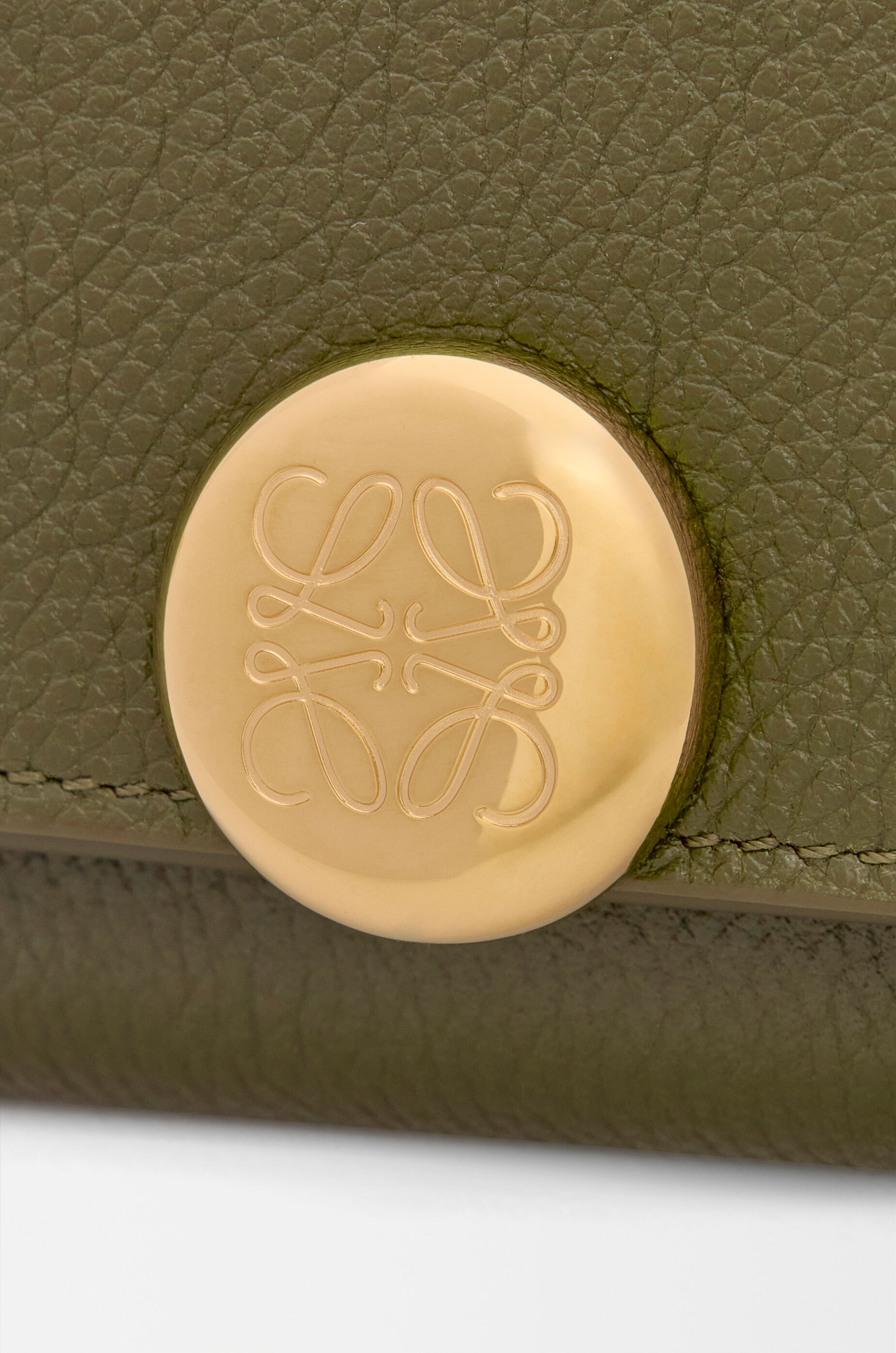 ペブル トライフォールド ウォレット（ペブルグレインカーフ