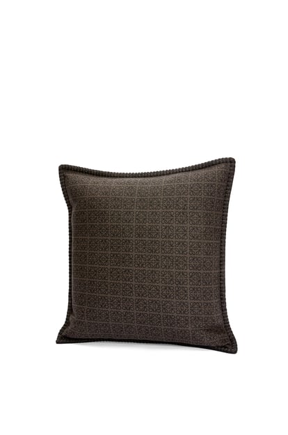LOEWE Anagram cushion in wool 黑色/灰色 plp_rd