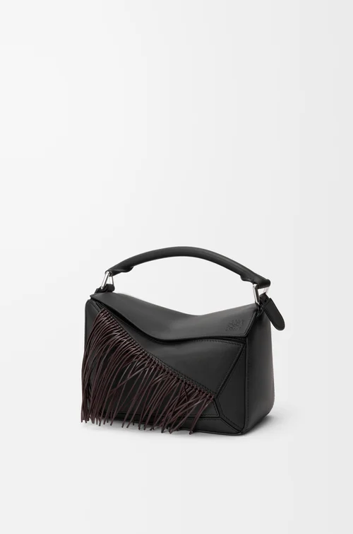 LOEWE Bolso Puzzle Fringe pequeño en piel de ternera clásica Negro/Brownie Oscuro