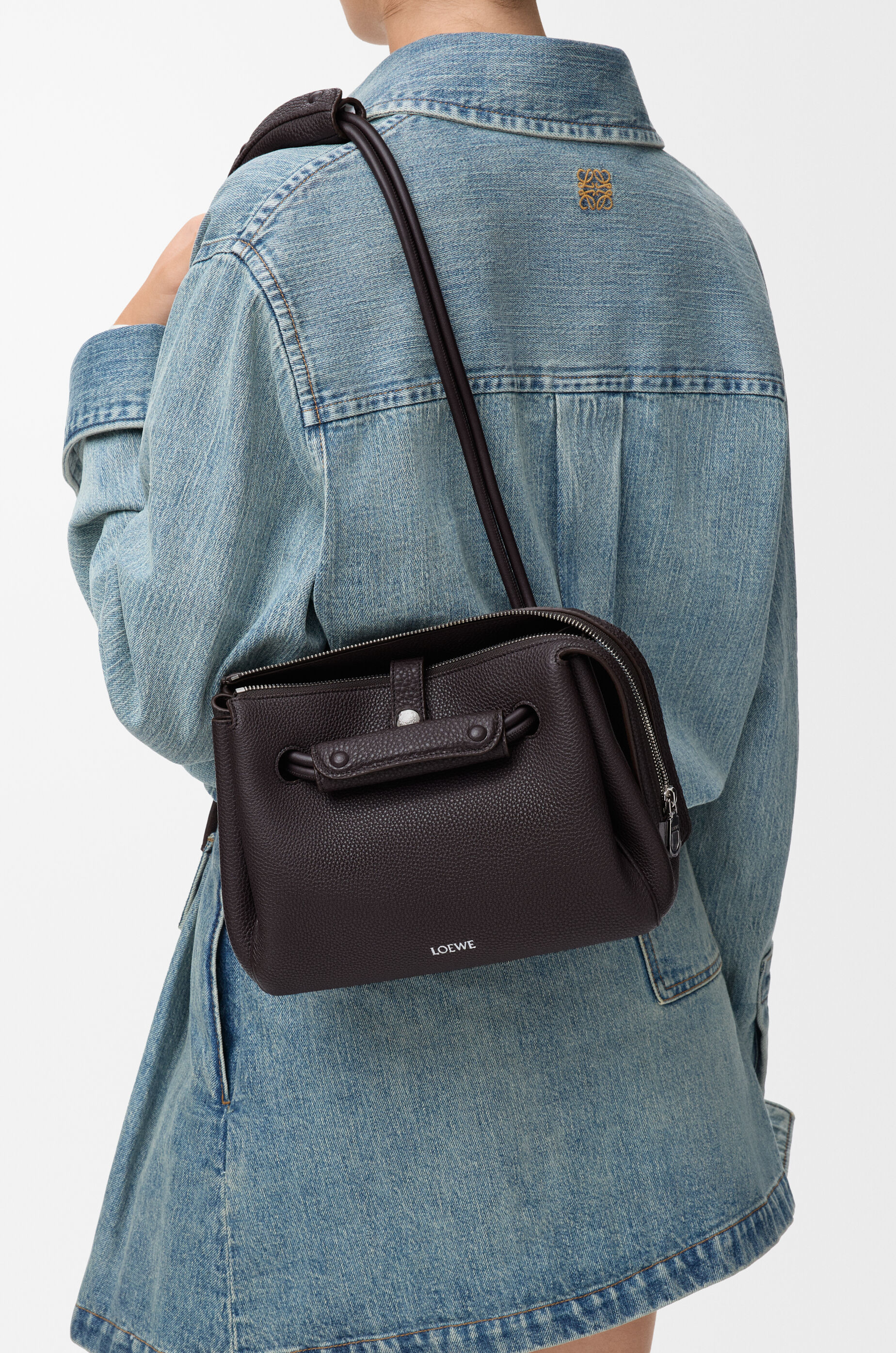 【人気モデル】ダークエトープレザーBAG30㎝未使用新品（キー＆クロシェット付） マドリードバッグ スモール（サプルグレインカーフ） ブラウン - LOEWE