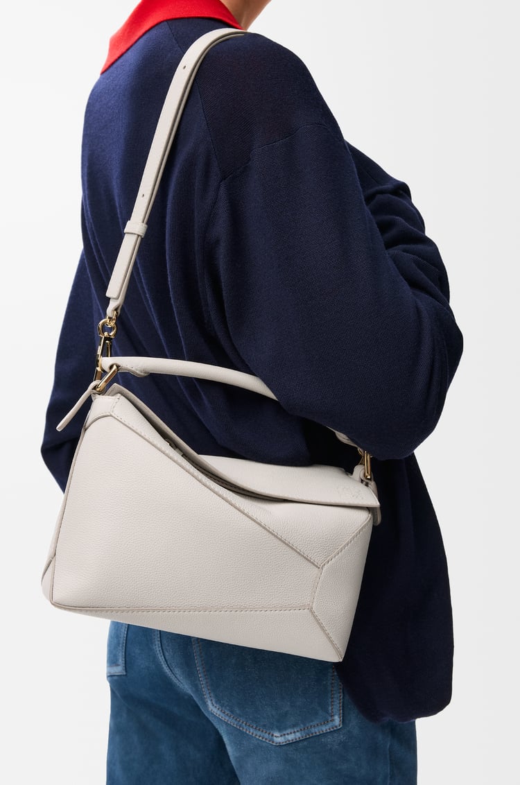 LOEWE パズルエッジ バッグ スモール（ソフトグレインカーフ） ライトゴースト