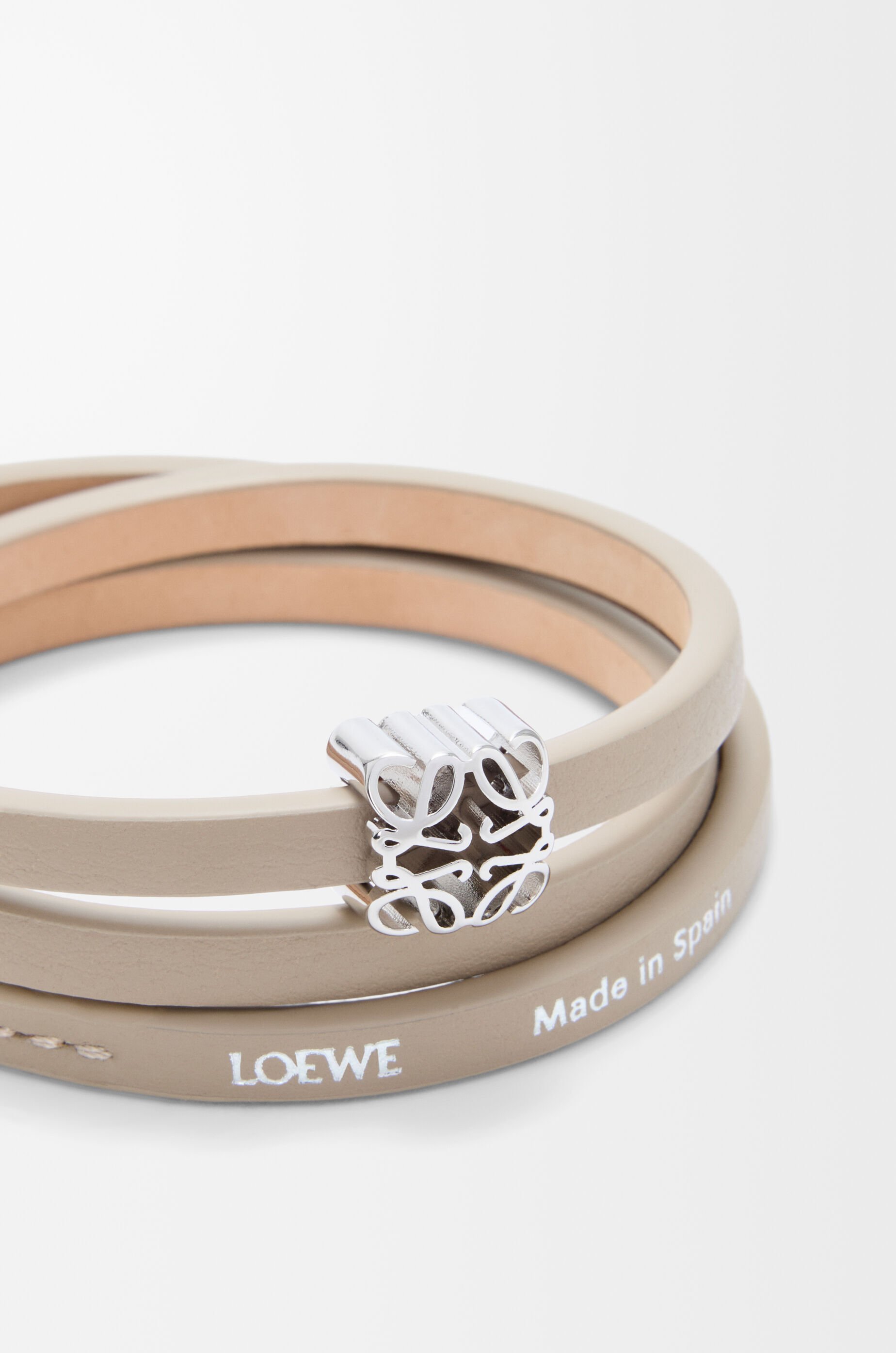 アナグラム ボンベ ツイスト ブレスレット（カーフ） ベージュ - LOEWE