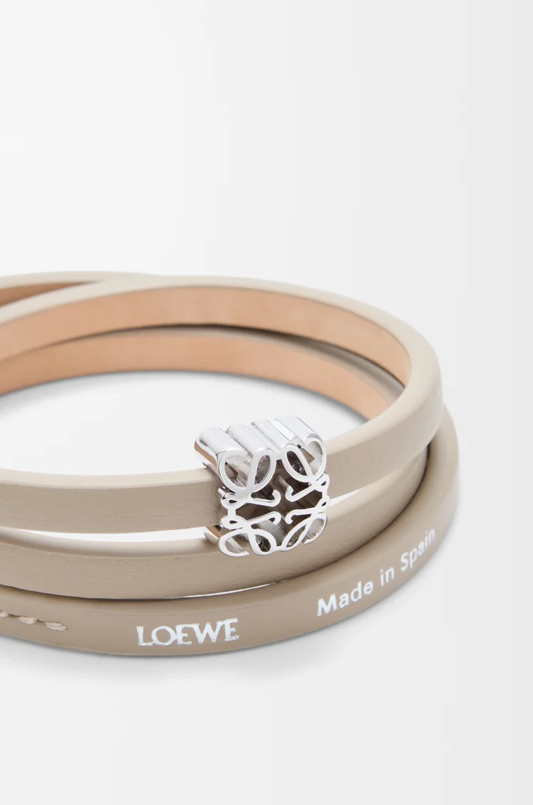 LOEWE Pulsera trenzada Anagram Bombé en piel de ternera Corda
