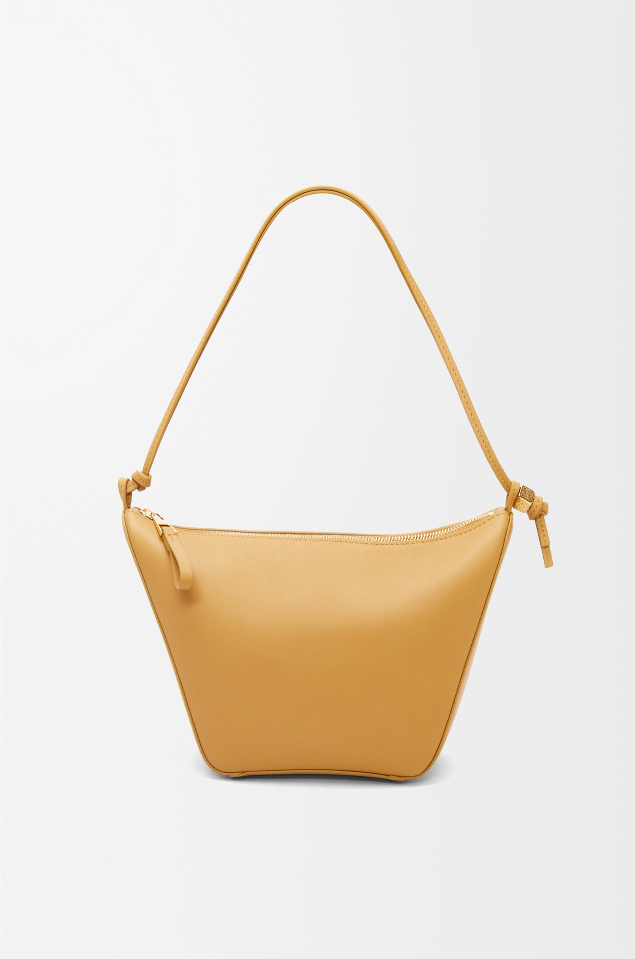 LOEWE Mini Hammock Hobo en piel de ternera Sáhara plp_rd