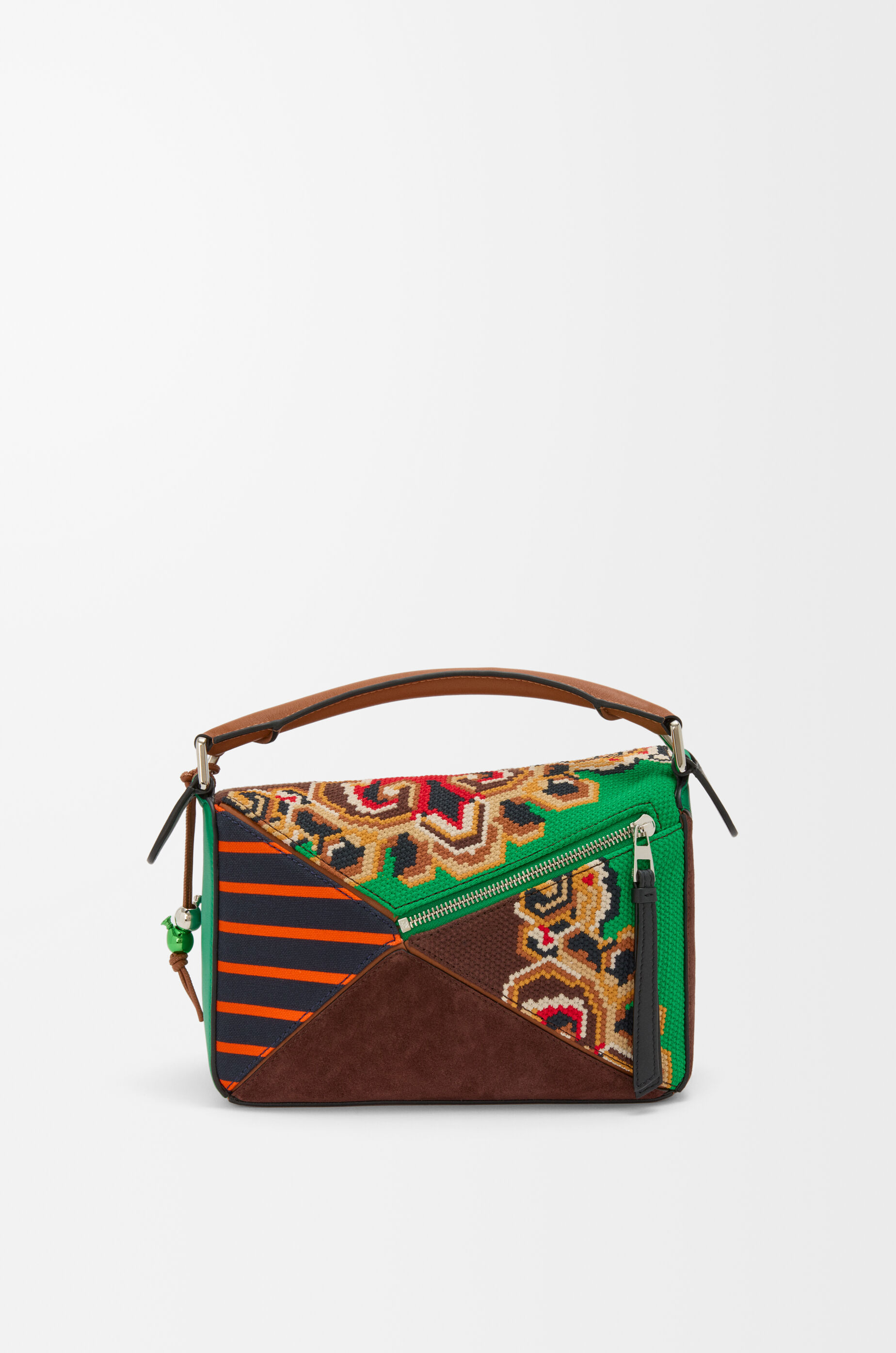 ＊＊＊ 　LOEWE Puzzle 10 William De Morgan re-edition bag in classic