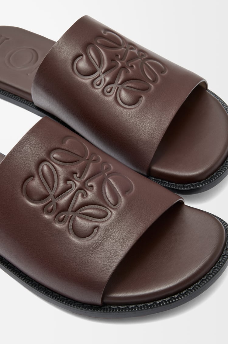 LOEWE Flex Anagram slide in soft calfskin Oxblood