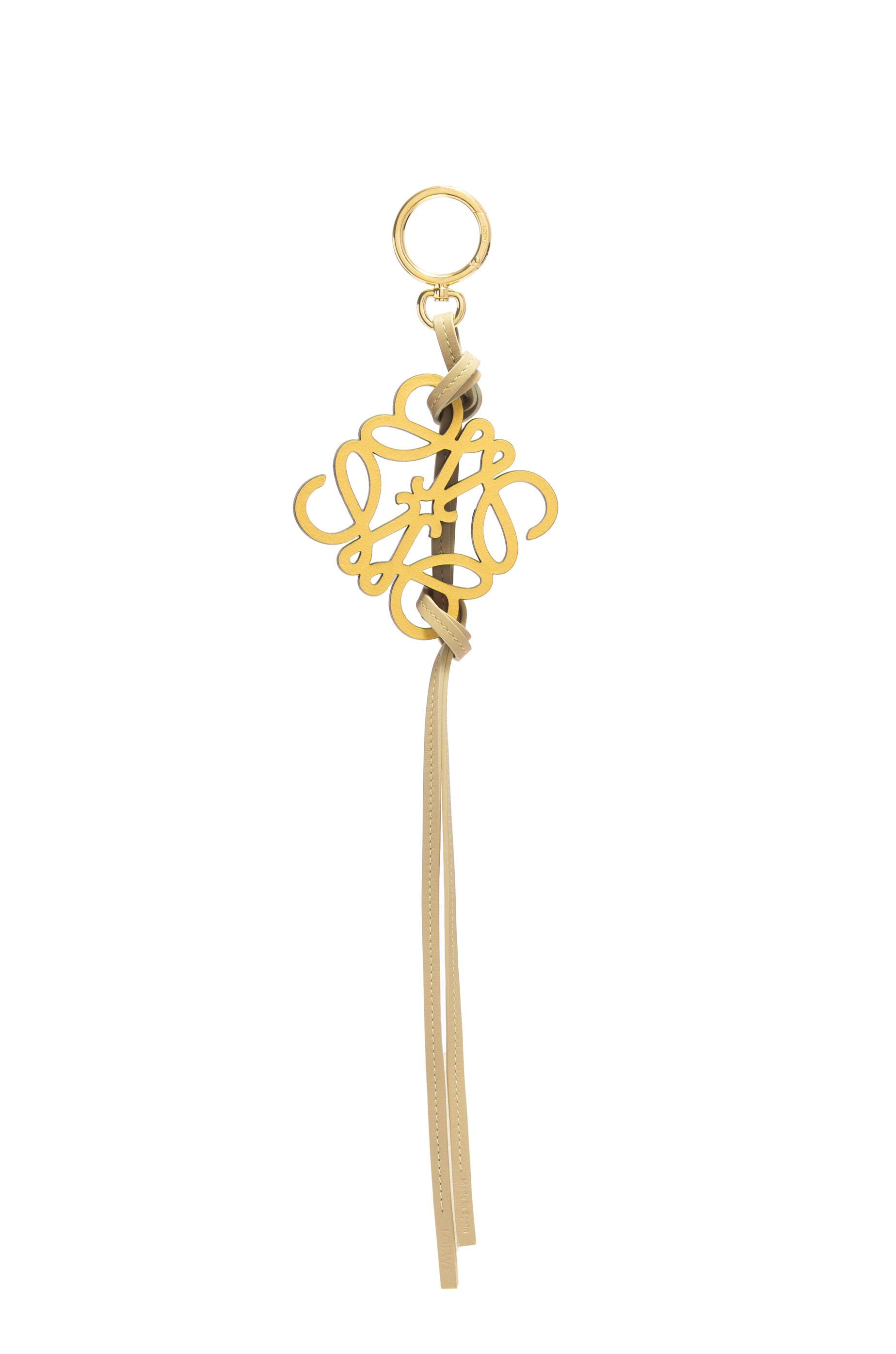 Small flower charm in calfskin and brass Soft White - LOEWE