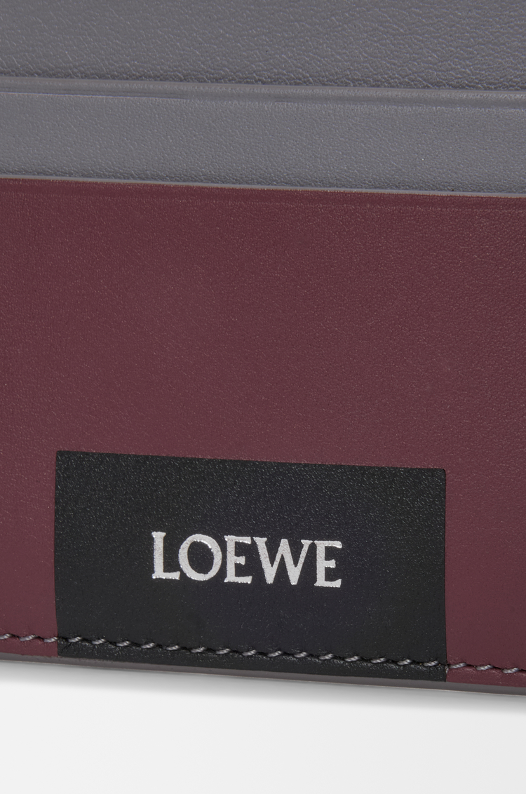 LOEWE Tarjetero liso en piel napa de ternera Ardesia/Rubí Oscuro