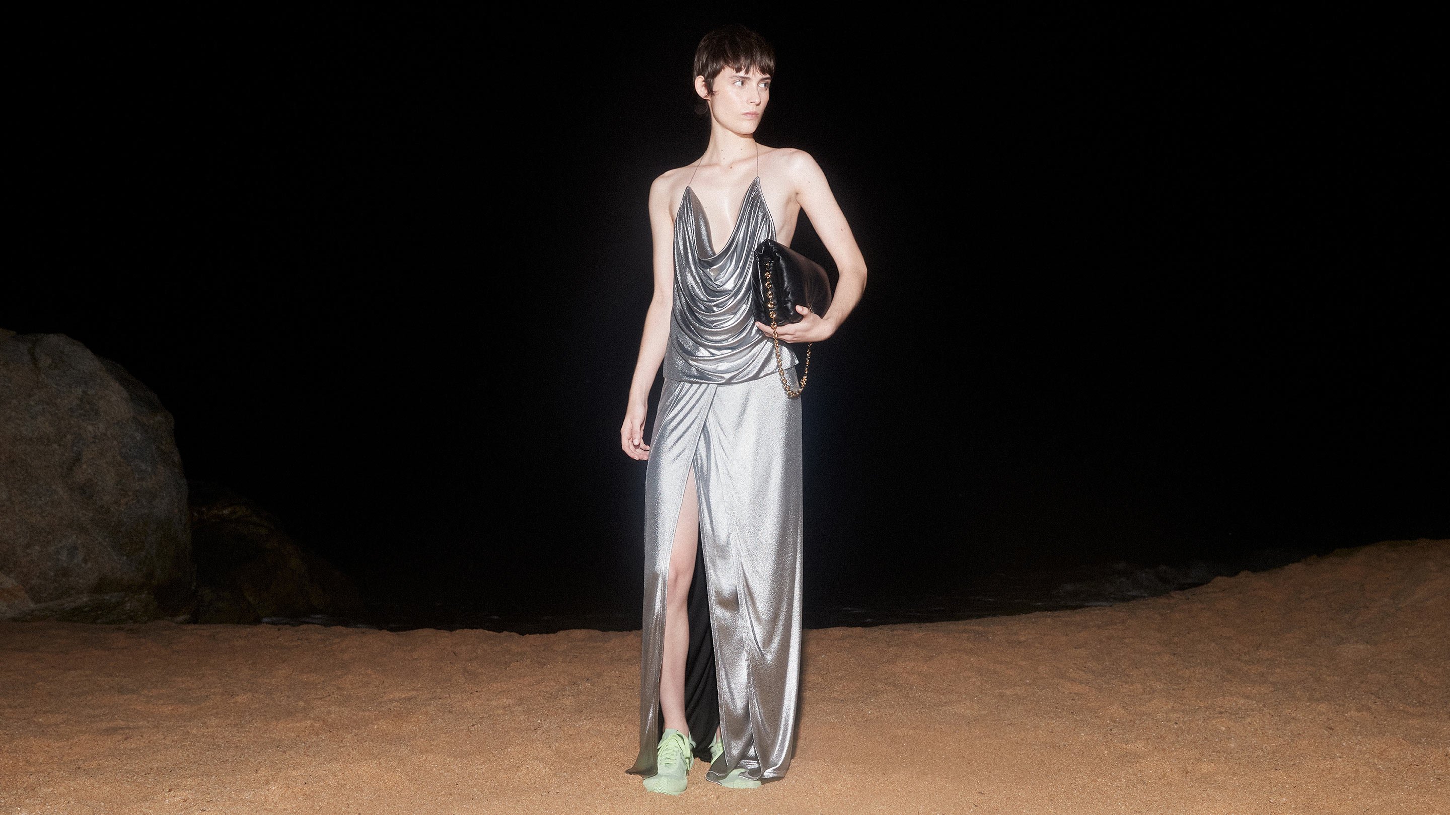 LOEWE ローズ バッジ ブローチ ピンク