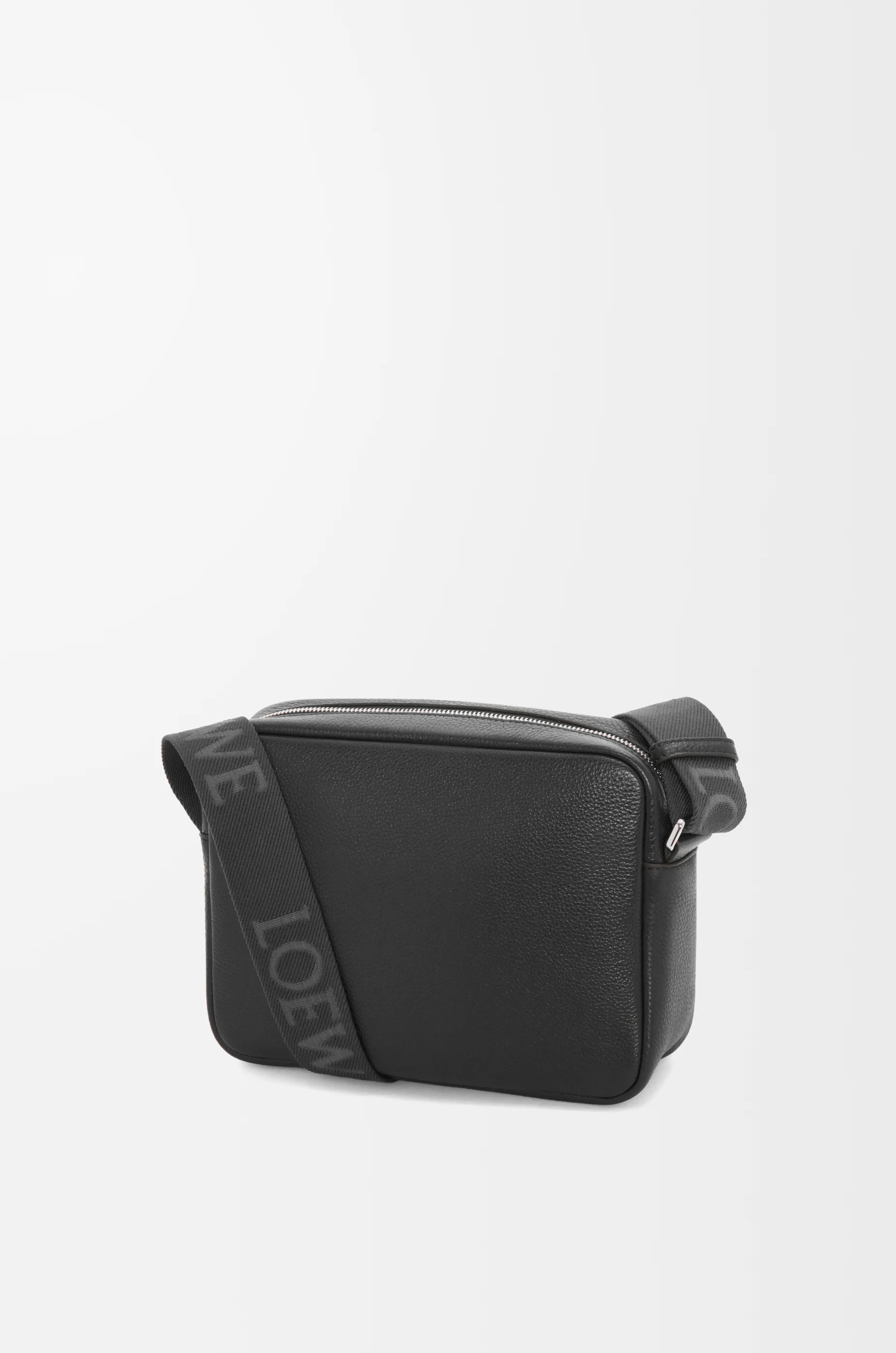 LOEWE Medium Pebble messenger bag in supple grained calfskin Black