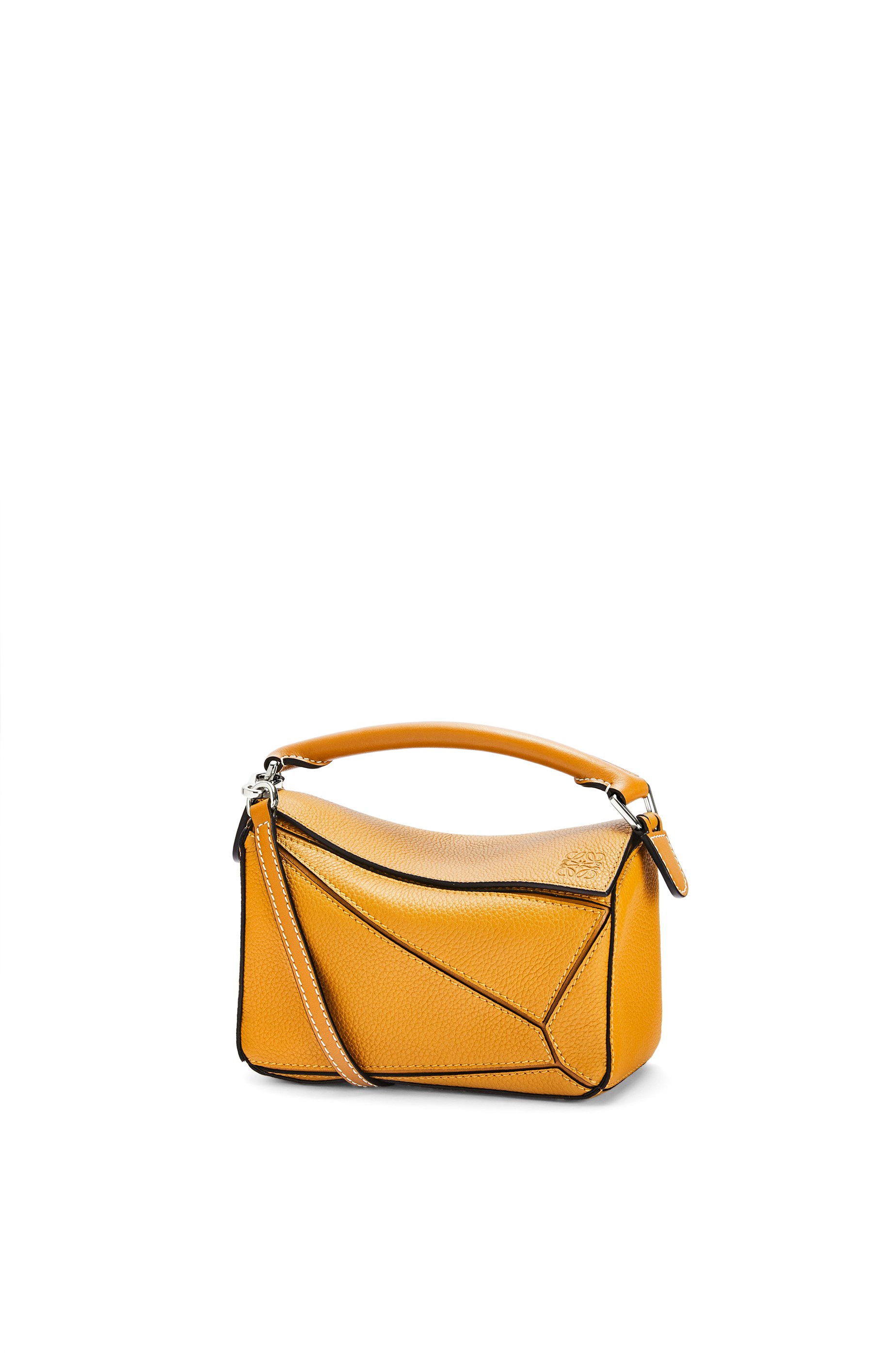 loewe puzzle bag size