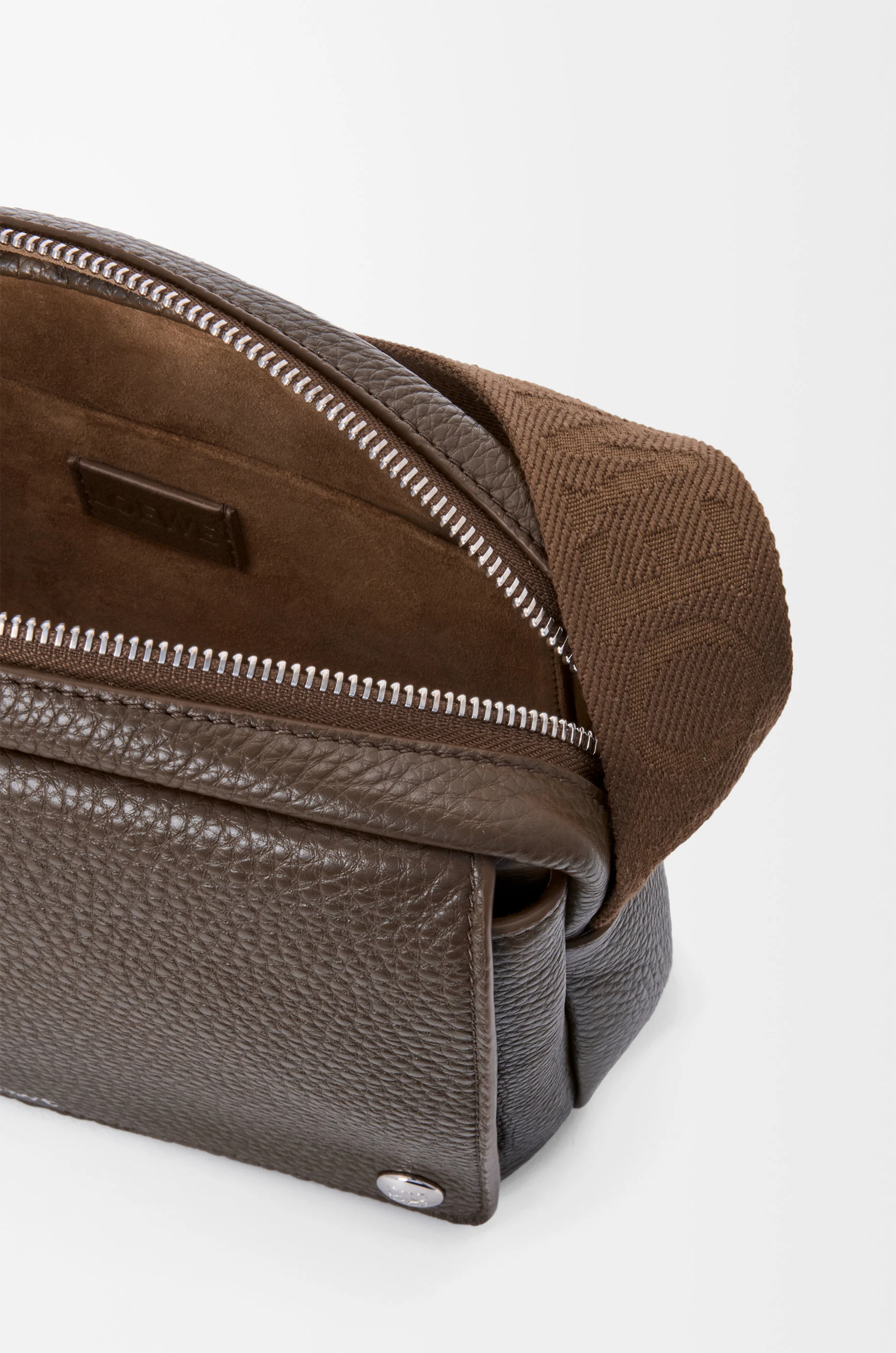 LOEWE Medium Pebble messenger bag in supple grained calfskin Tundra