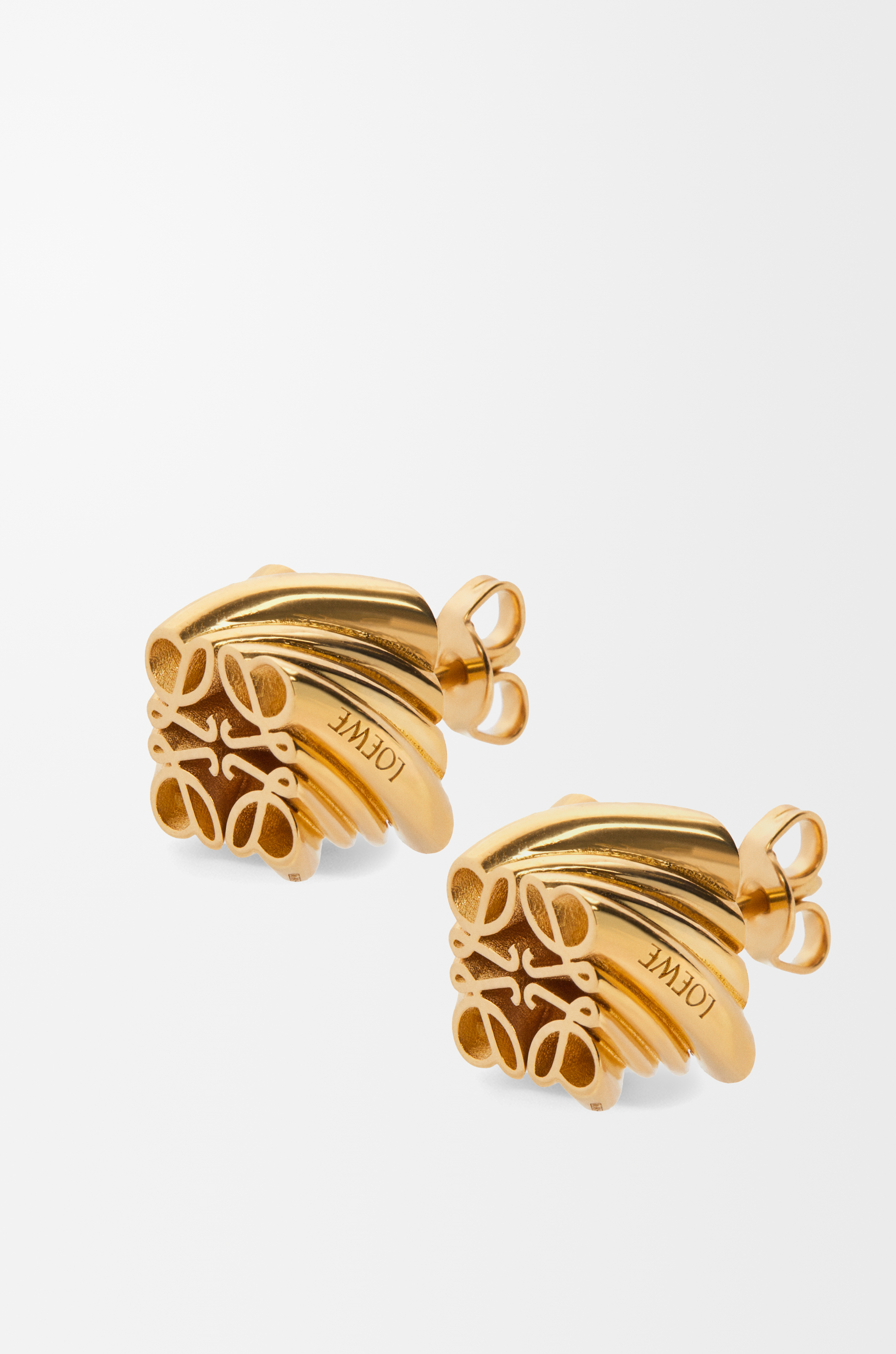 ロエベ ピアス アナグラム 10k 付属品やショッパー付き 直営限定 ロエベ ピアス アナグラム 10k 付属品やショッパー付き 直営限定
