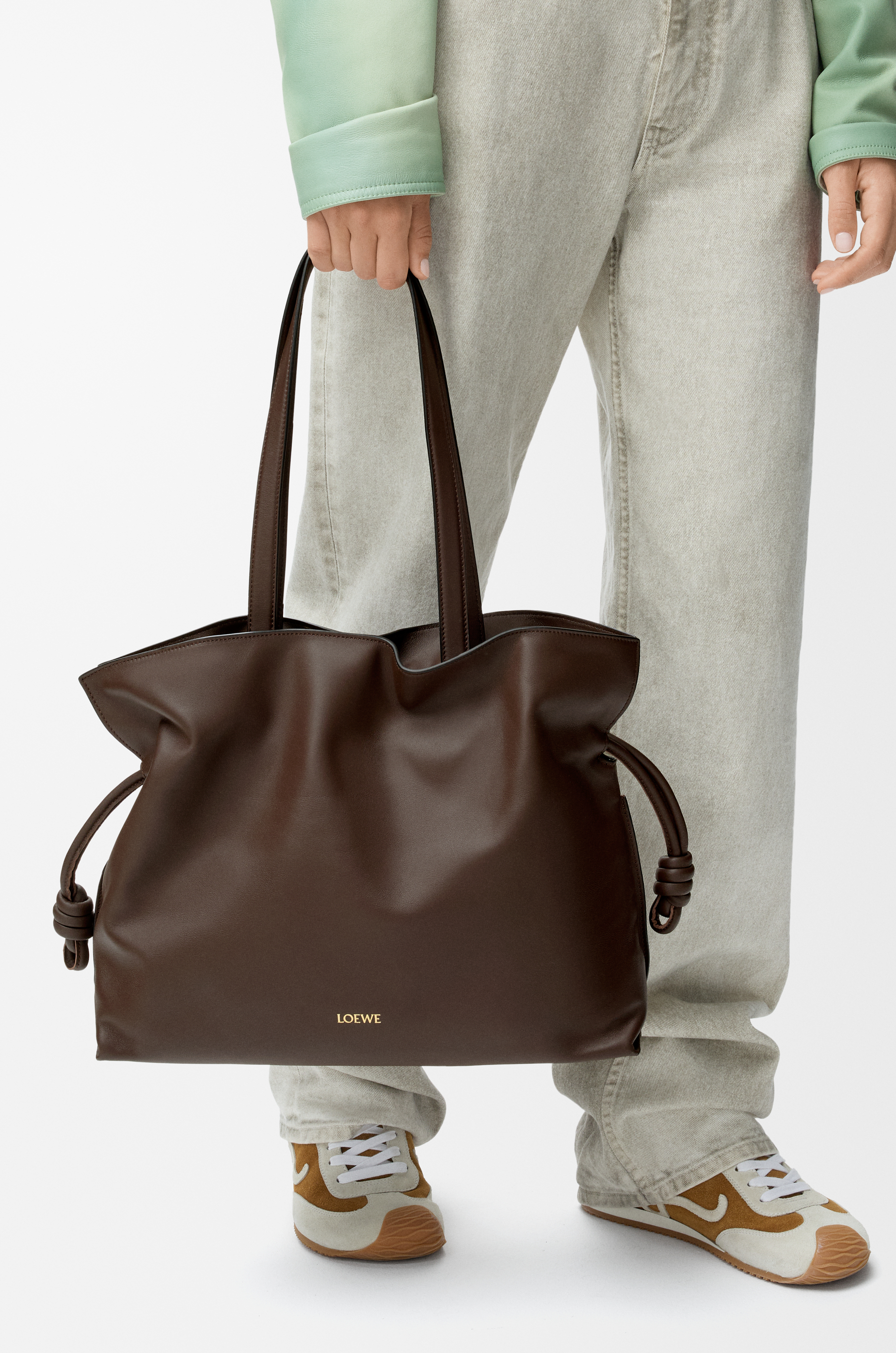 LOEWE Große Flamenco Clutch aus Nappa-Kalbsleder Schokoladenbraun