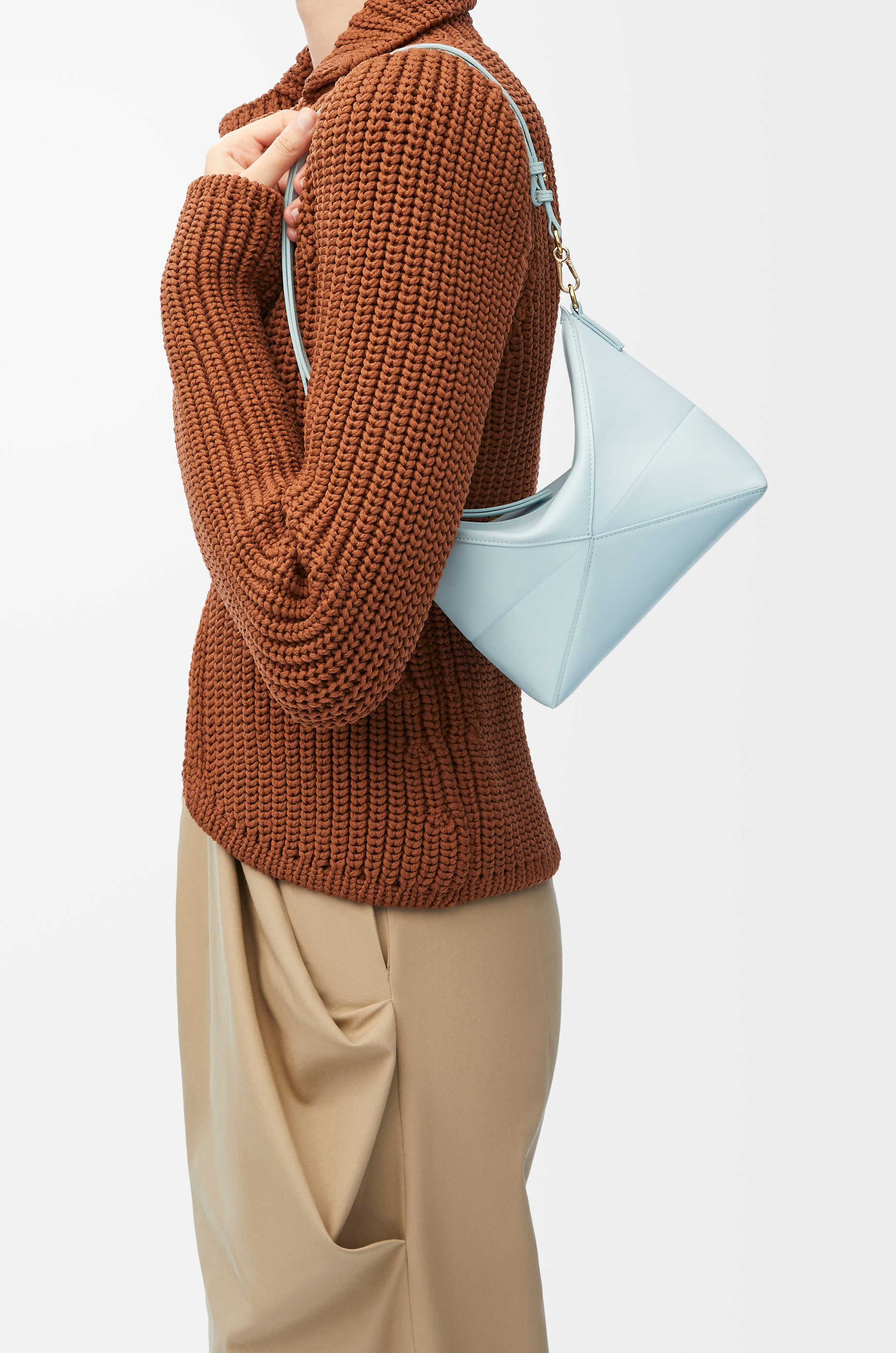 LOEWE Puzzle Fold Pouch en piel napa de ternera Azul Iceberg