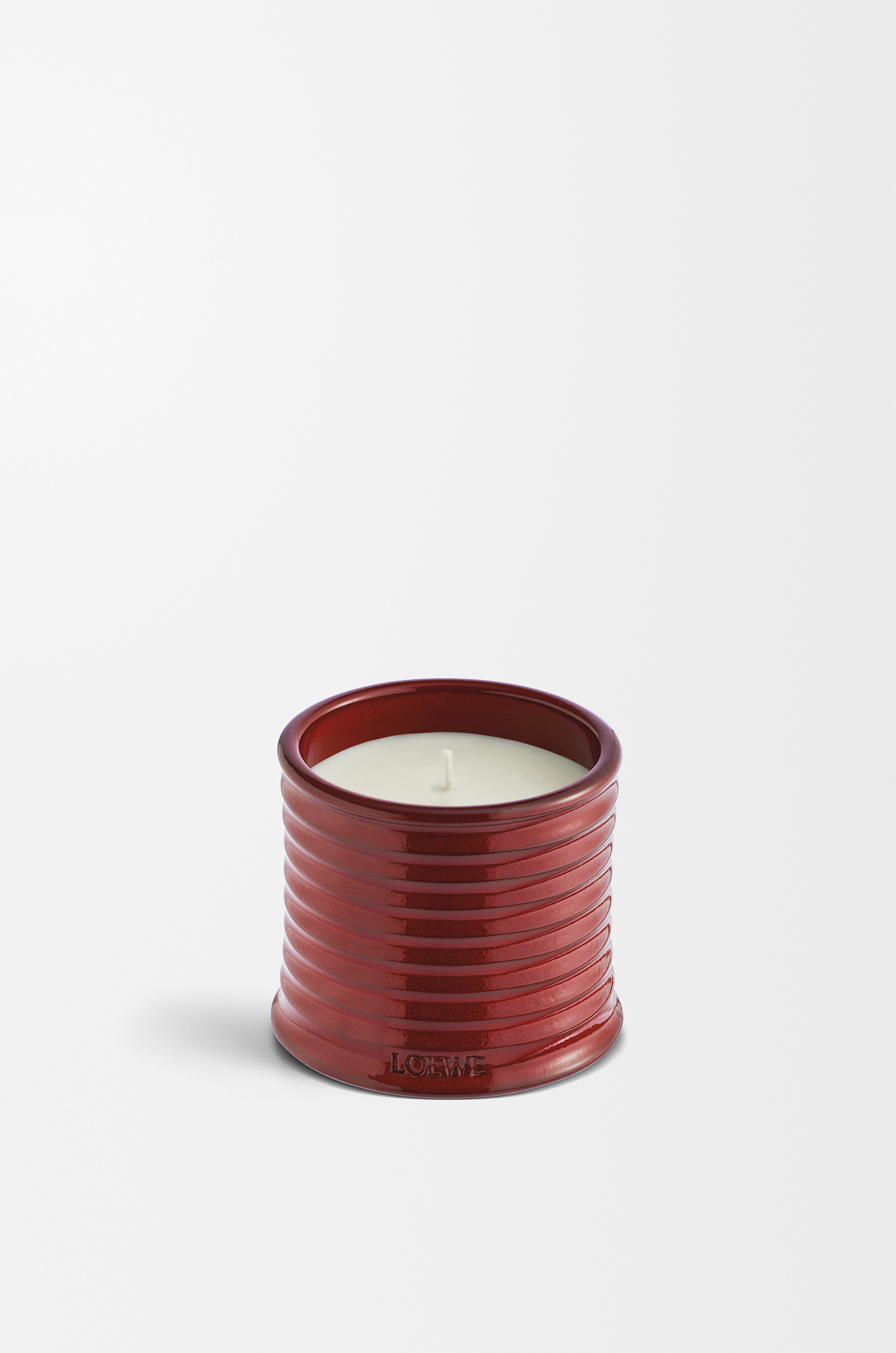 Small Sweet Almond scented candle Red - LOEWE
