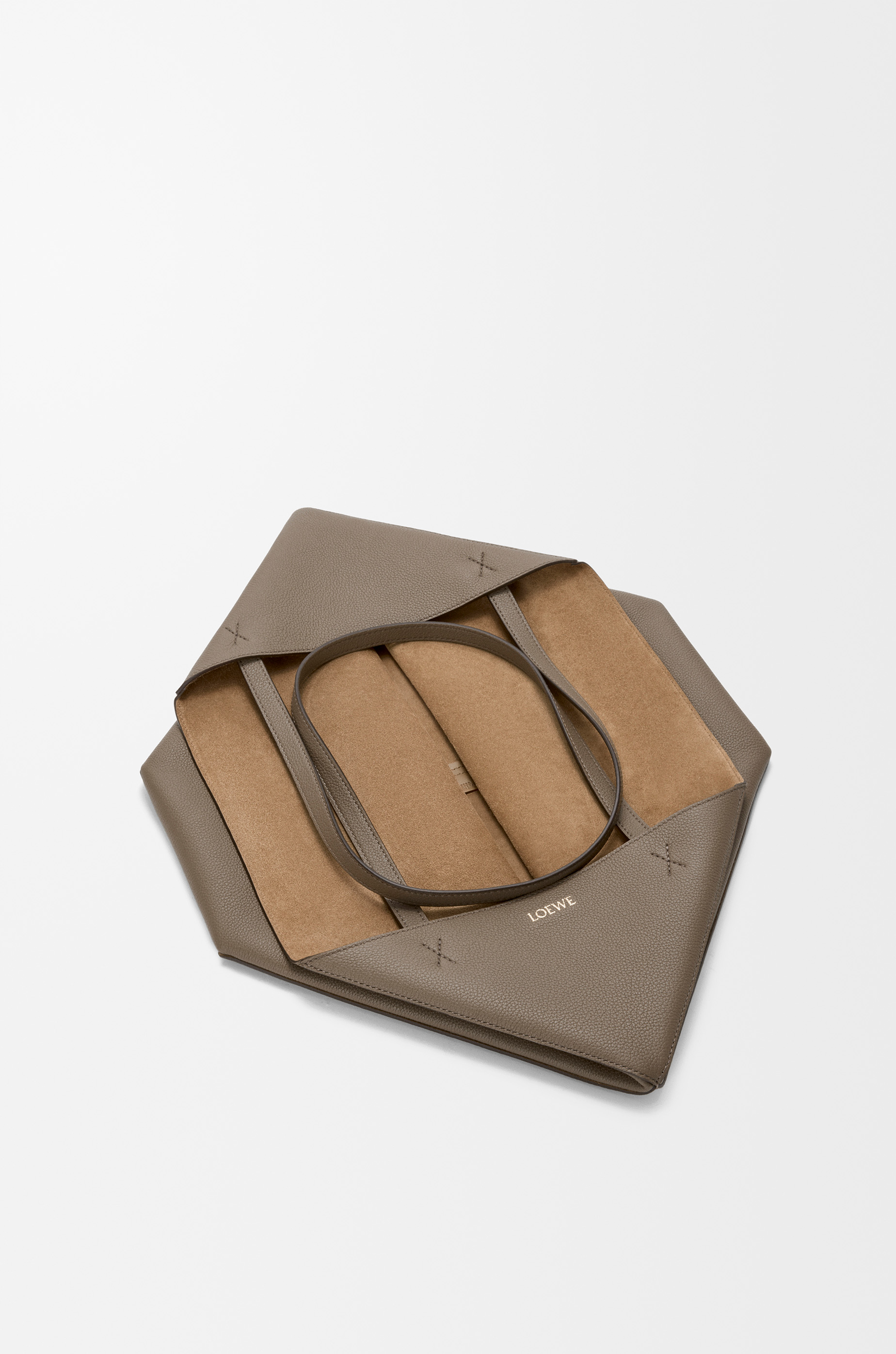 LOEWE 大号柔软粒面牛皮革横版 Puzzle Fold 手袋 灰褐色